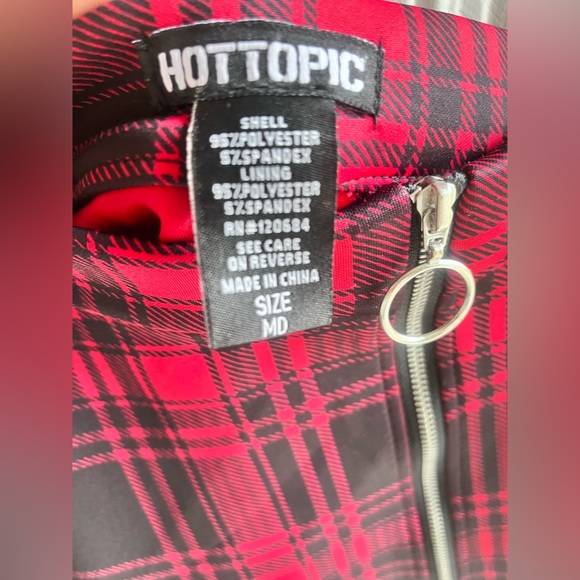 Hot Topic Red black plaid mini skirt w/silver ring zipper emo rock scene girl M - Picture 3 of 8